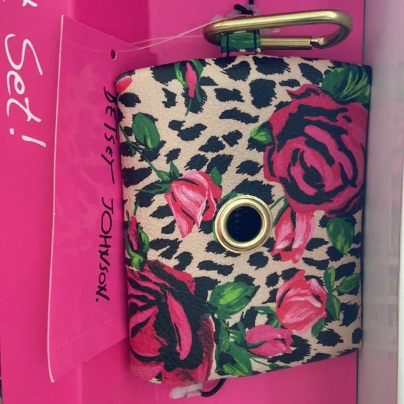 New! Betsey Johnson The Pet Set 3 Pieces: Crossbody Bag + Dog Collar + Waste Bag - Picture 5 of 11